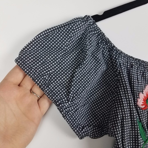 TopShop Embroidered Floral Crop Top - Picture 3 of 8